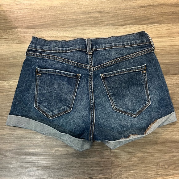 Blue jean shorts from old navy a size (00) - Picture 3 of 3